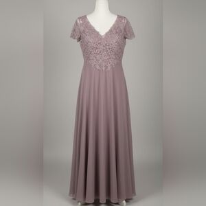Elegant Lace Bodice V-Neck Evening Dress in Dusty Mauve